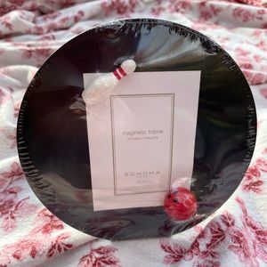 Magnetic Frame with Bowling Magnets